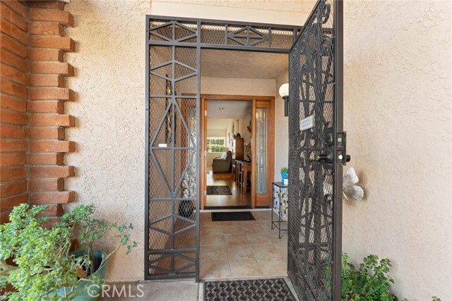 Detail Gallery Image 6 of 39 For 2059 Silver Oaks Way, Hemet,  CA 92545 - 2 Beds | 2 Baths