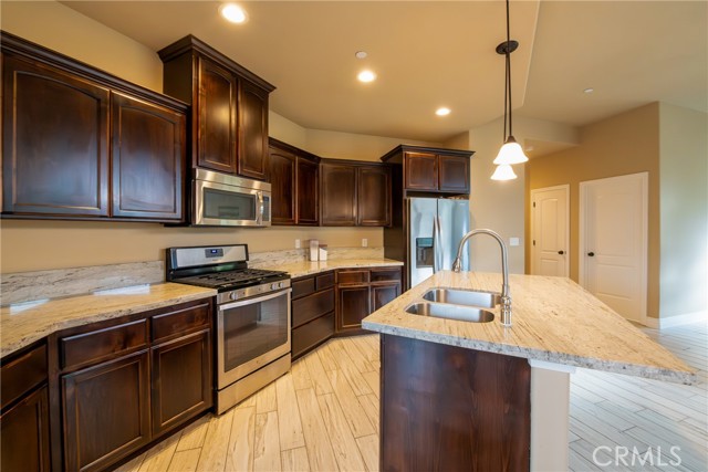 Detail Gallery Image 3 of 19 For 2893 Beachcomber, Chico,  CA 95973 - 3 Beds | 2 Baths