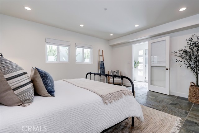 301 2nd Street, Manhattan Beach, California 90266, 3 Bedrooms Bedrooms, ,3 BathroomsBathrooms,Residential,Sold,2nd,SB22006124