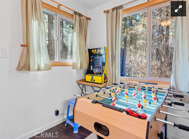 Detail Gallery Image 8 of 17 For 212 W Aeroplane Bld, Big Bear City,  CA 92314 - 2 Beds | 1 Baths