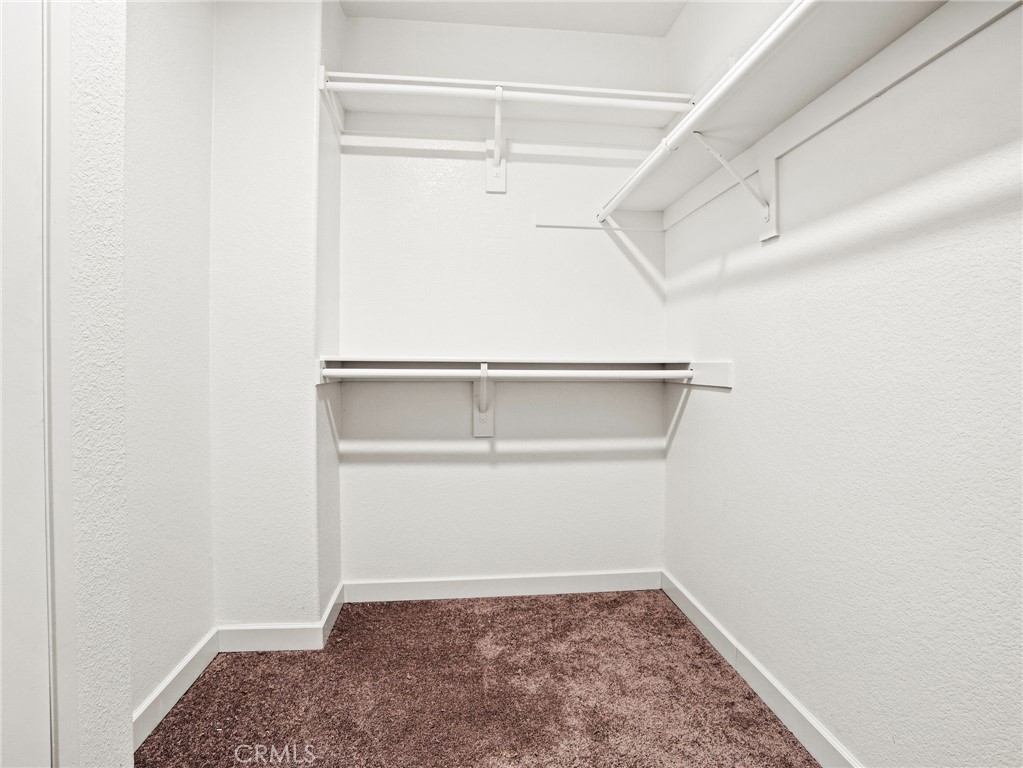 https://media.crmls.org/medias/709e4250-6b03-4b0b-9ce4-a473d4b6f826.jpg?preset=X-Large