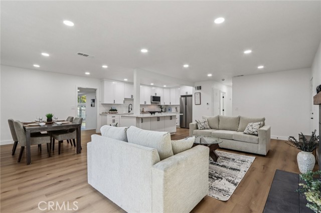 Detail Gallery Image 8 of 41 For 1111 E 27th St, San Bernardino,  CA 92404 - 4 Beds | 3 Baths