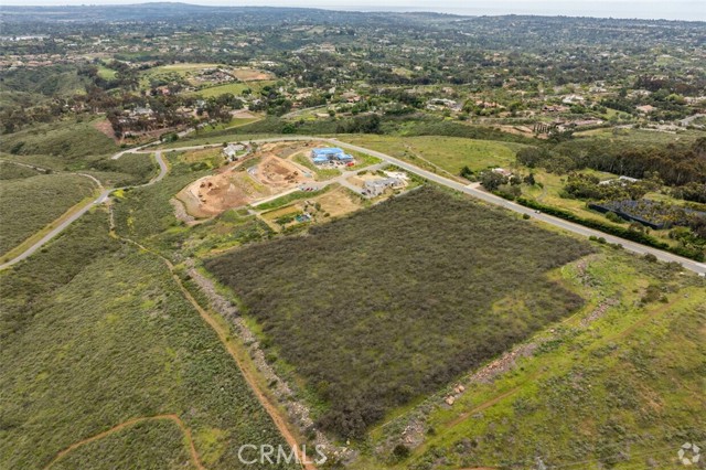 1735 Rancho Summit Drive, Encinitas CA: https://media.crmls.org/medias/709ed05c-266d-4254-94c2-2861ab8b915c.jpg