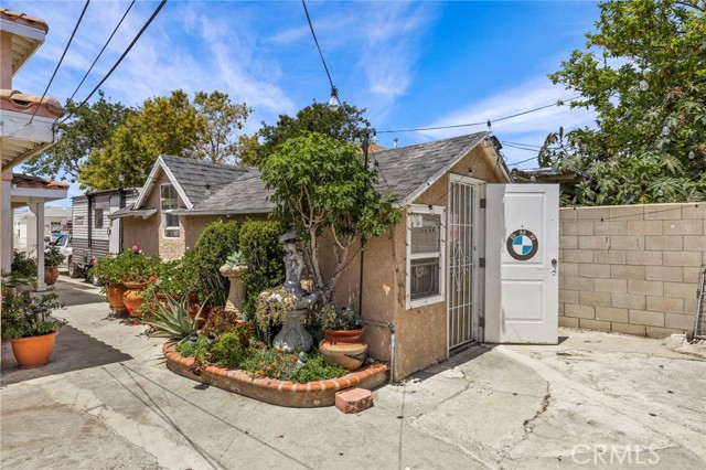 Detail Gallery Image 25 of 39 For 1709 S Townsend St, Santa Ana,  CA 92704 - 4 Beds | 2/1 Baths
