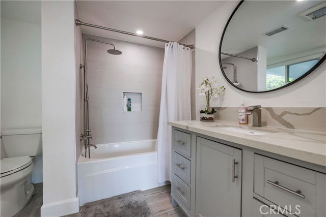 605 E Avenida San Juan, San Clemente CA: https://media.crmls.org/medias/709f8b75-5860-4f83-8f16-c7e2b5119061.jpg