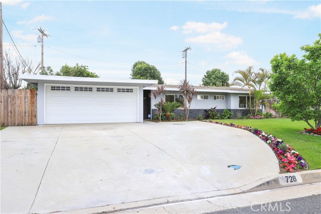 Detail Gallery Image 1 of 28 For 728 E Algrove St, Covina,  CA 91723 - 4 Beds | 2 Baths