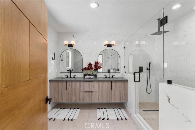 Detail Gallery Image 17 of 39 For 17227 Benner Pl, Encino,  CA 91316 - 5 Beds | 4/1 Baths