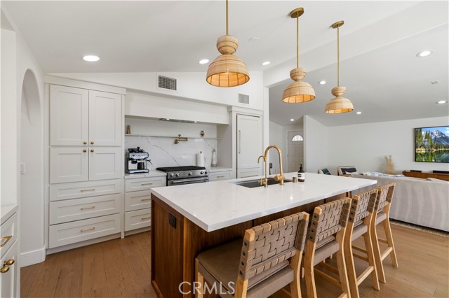 Detail Gallery Image 16 of 73 For 22510 Decoro Dr, Saugus,  CA 91350 - 4 Beds | 3 Baths