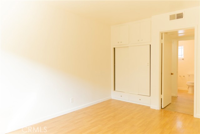 919 E La Palma Drive, Inglewood CA: https://media.crmls.org/medias/70a08ce6-20ae-44bd-a84e-459688b2e8fe.jpg