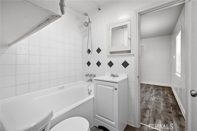 Detail Gallery Image 13 of 15 For 8109 Naomi Ave, Los Angeles,  CA 90001 - 2 Beds | 1 Baths