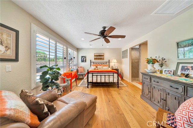 433 Fairway Drive, Palmdale CA: https://media.crmls.org/medias/70a0e163-671e-4037-8ad5-c28e810f0084.jpg