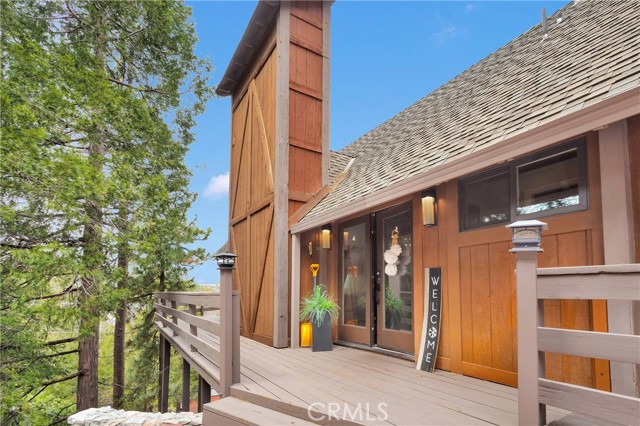 825 Grass Valley Road, Lake Arrowhead CA: https://media.crmls.org/medias/70a1ef09-2bf4-4644-bd65-0284d9615aec.jpg