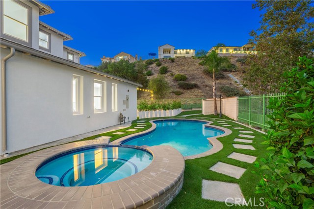 3318 Durham Court, Burbank CA: https://media.crmls.org/medias/70a2fe97-4346-4ed2-b668-d664a8704bcc.jpg