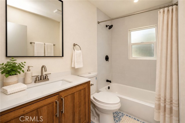 2047 West 78th photo 24