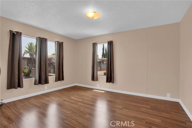 350 S Willow Avenue, Rialto CA: https://media.crmls.org/medias/70a38c35-ba2f-4f79-b4f2-e124eb465026.jpg