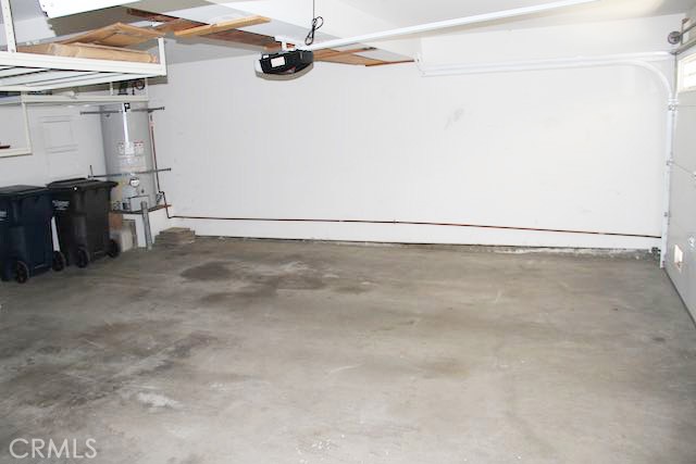 Detail Gallery Image 9 of 19 For 19381 Maidstone Ln, Huntington Beach,  CA 92648 - 2 Beds | 2/1 Baths