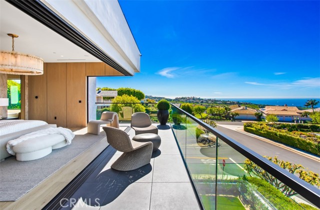 53 Montecito, Corona del Mar CA: https://media.crmls.org/medias/70a48c18-df02-41e0-b456-9f56d718d3f3.jpg