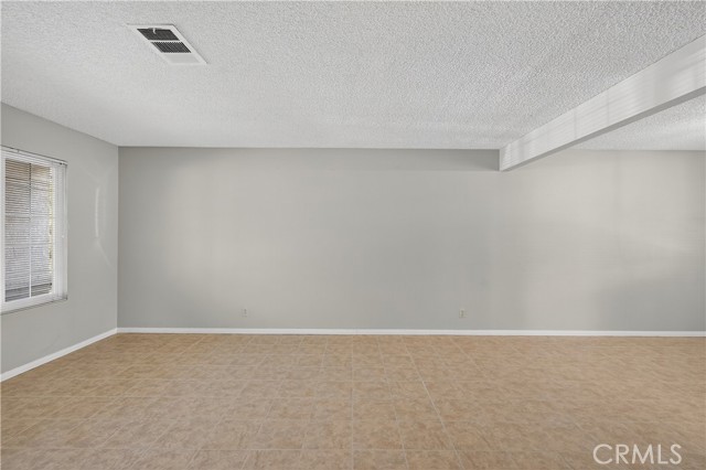 Detail Gallery Image 8 of 51 For 10728 Valley Dr, Riverside,  CA 92505 - 4 Beds | 2/1 Baths