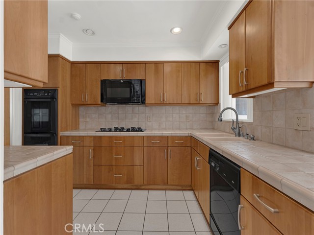 4854 Ranchito Avenue, Sherman Oaks CA: https://media.crmls.org/medias/70a4ac1a-f05a-43ca-9620-74c617e247a6.jpg