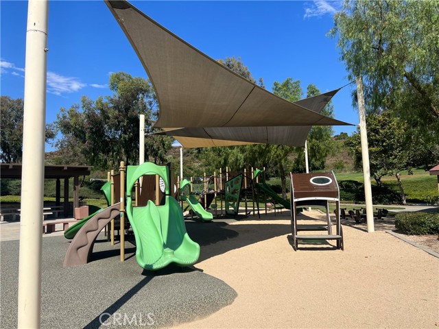 11 Spring View Way, Rancho Santa Margarita CA: https://media.crmls.org/medias/70a4ec86-2b09-43ca-b8a5-8d36cc2e7644.jpg