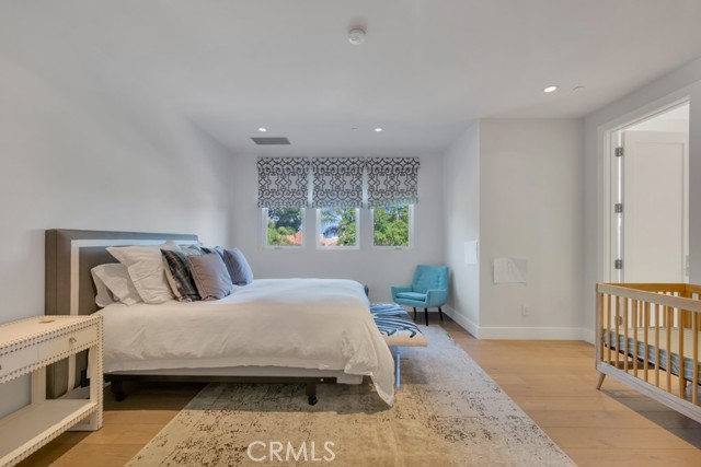 Detail Gallery Image 42 of 75 For 17950 Rancho St, Encino,  CA 91316 - 5 Beds | 6 Baths