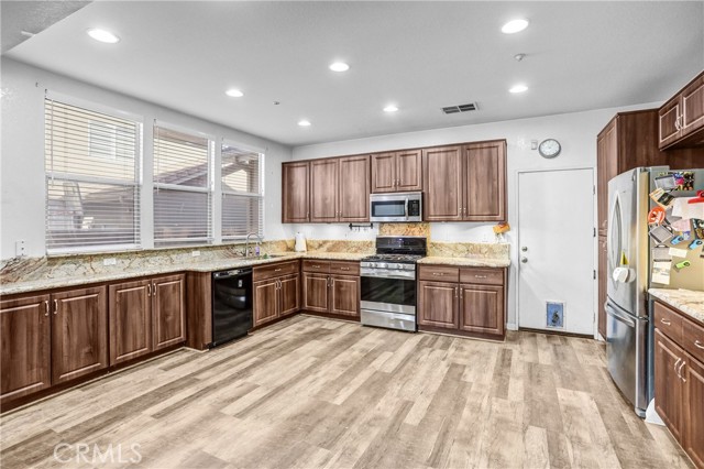 Detail Gallery Image 6 of 29 For 20131 Aptos, Riverside,  CA 92508 - 4 Beds | 2/1 Baths