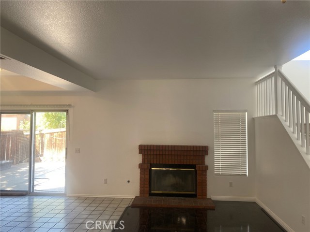 Detail Gallery Image 9 of 10 For 12866 Albright Ct, Victorville,  CA 92392 - 6 Beds | 3 Baths