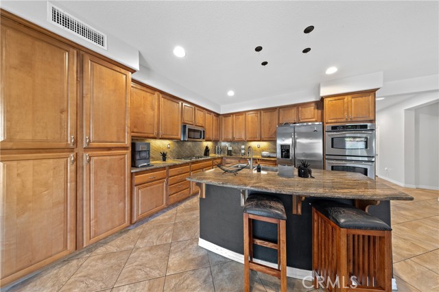 27126 Coral Bells Way, Murrieta CA: https://media.crmls.org/medias/70a646a1-abbc-4940-90b5-2b28b246f4de.jpg