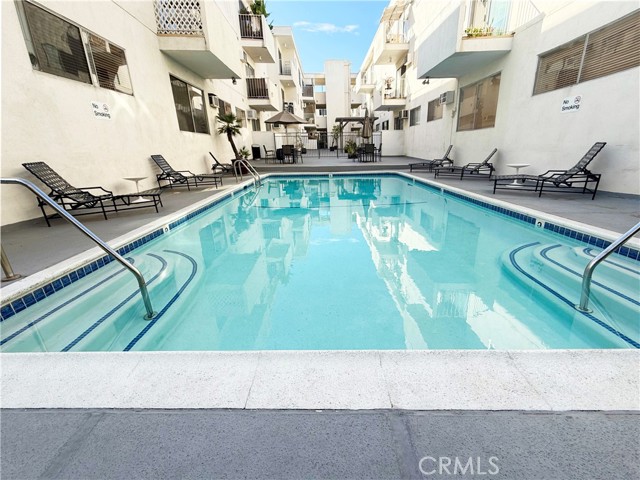 Detail Gallery Image 1 of 25 For 960 Larrabee St #104,  West Hollywood,  CA 90069 - 1 Beds | 1 Baths