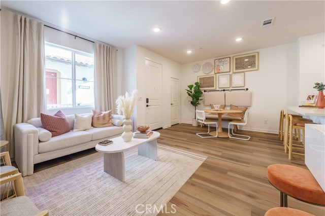 Front Image Thumbnail for CRSR26086982