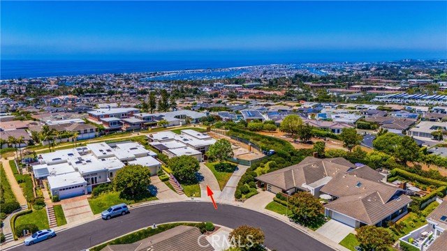 21 Beachcomber Drive, Corona del Mar CA: https://media.crmls.org/medias/70a6e7c9-4039-42dc-8e59-f4169f3752e4.jpg
