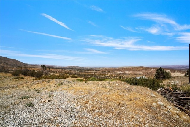 27811 Jubilee Run Road, Pearblossom CA: https://media.crmls.org/medias/70a7049b-a6fb-4d7d-a8ba-02aa7a10a282.jpg
