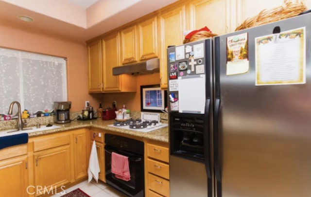 Detail Gallery Image 5 of 7 For 610 Main, Huntington Beach,  CA 92648 - 3 Beds | 2/1 Baths