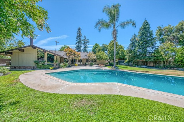1590 W Escalon Avenue, Fresno CA: https://media.crmls.org/medias/70a75018-f6c5-4764-bd09-602d88b1786c.jpg