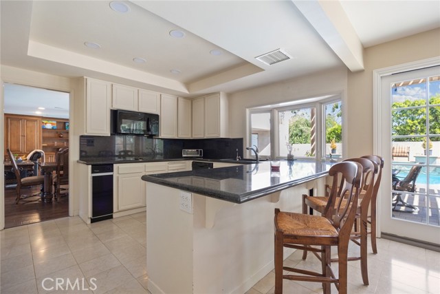 Detail Gallery Image 32 of 68 For 2030 Leeward Ln, Newport Beach,  CA 92660 - 4 Beds | 3/1 Baths