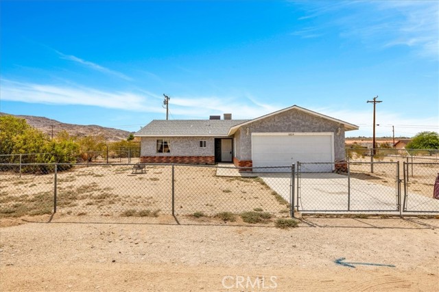 Detail Gallery Image 4 of 42 For 6614 Mojave Rd, Twentynine Palms,  CA 92277 - 4 Beds | 2 Baths