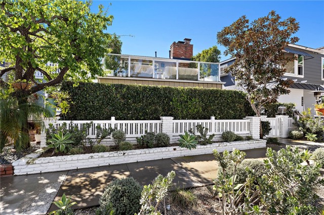 Detail Gallery Image 9 of 58 For 1613 E Balboa, Newport Beach,  CA 92661 - – Beds | – Baths