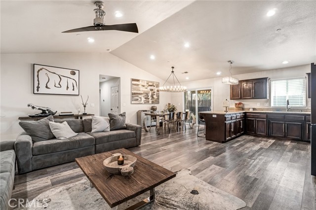 Detail Gallery Image 8 of 39 For 25802 El Monte, Madera,  CA 93638 - 4 Beds | 2 Baths