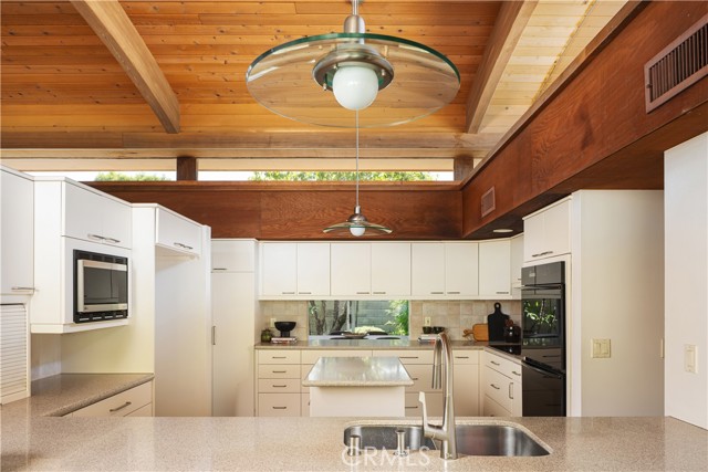 1878 Tahiti Drive, Costa Mesa CA: https://media.crmls.org/medias/70a87c0a-32ee-492e-b68f-526d7c1cfe1d.jpg