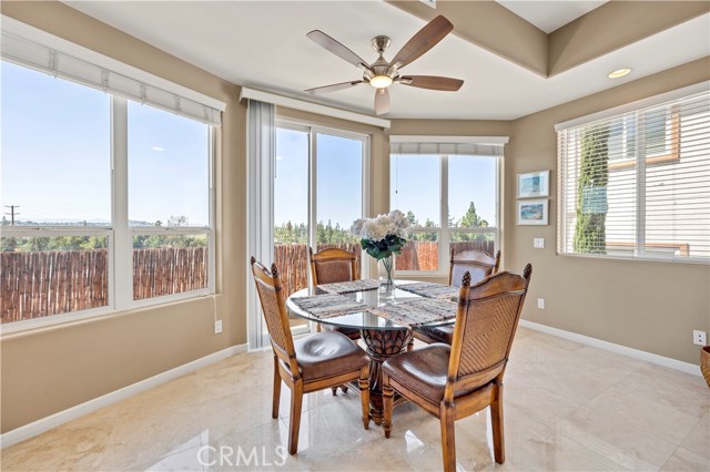 556 Via Pueblo, Riverside CA: https://media.crmls.org/medias/70a9a52e-c966-4d25-84af-c84d786af67f.jpg