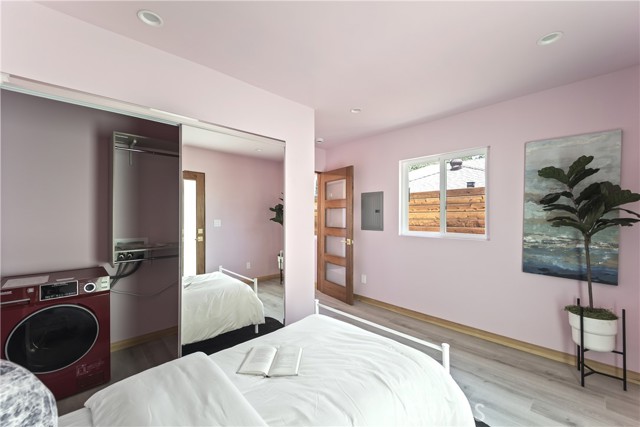 5606 White Oaks Avenue, Encino CA: https://media.crmls.org/medias/70a9d39c-96cb-4c77-95fc-a8071bd0e727.jpg