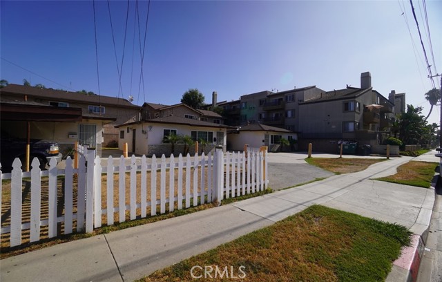 Detail Gallery Image 2 of 4 For 7913 Howe St, Paramount,  CA 90723 - – Beds | – Baths