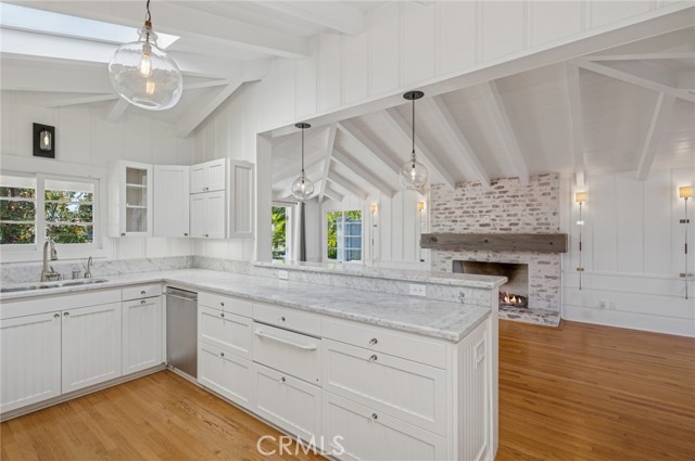 Detail Gallery Image 7 of 30 For 321 Poinsettia Ave, Corona Del Mar,  CA 92625 - 3 Beds | 2 Baths