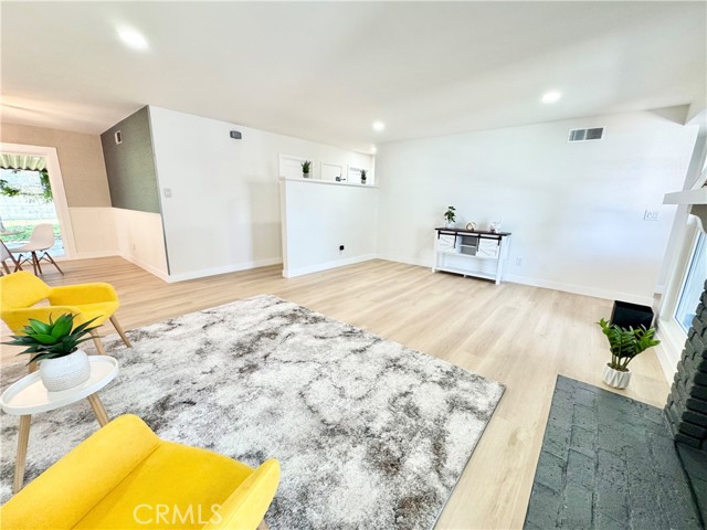 Detail Gallery Image 6 of 23 For 16501 Rhone Ln, Huntington Beach,  CA 92647 - 4 Beds | 2 Baths