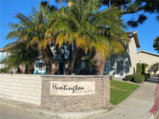 19880 Claremont Ln, Huntington Beach, CA 92646