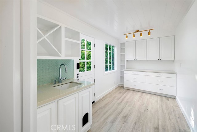 1st level laundry room