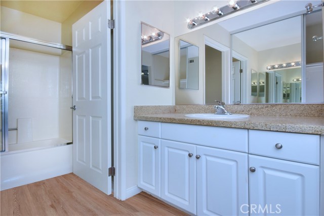 Detail Gallery Image 25 of 29 For 5545 Canoga Ave #105,  Woodland Hills,  CA 91367 - 1 Beds | 1 Baths