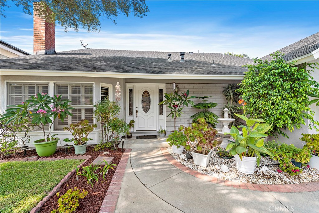Ideal location & home within walking dist. to renowned MV High School, shopping & dining. This is a GREAT home! RV/boat access on the side behind a gate.(Call agent for dimensions). THE OPTIONS ARE TRULY ENDLESS! If you need flexibility on space, want beauty, a large lot, plenty of room for a pool if desired, room to play or roam....this is your DREAM! Main floor BR designed by builder as the master but you have options! This could also be a study, fitness studio, office - even in-laws quarters! It has a separate entrance if you desire, a spacious storage room, office or even another BR attached.  You'll also find a huge (500 sq. ft.?) water tight, play room or screened porch on the back of the home. Ideal for so many things including sleep overs!! FINALLY a place with loads of room for fun & entertaining! Lovely cheerful kitchen with gorgeous light granite, slider to the side yard & room for a breakfast table or island, formal dining rm., spacious family rm w/high ceilings & cozy fireplace, cstm entry & suspended stairs. There is a separate laundry room inside although currently used as mud rm/storage.  3 upstairs BR's, 2 are GIANT - far larger than typical! Hall bath & extra sink in one of the larger suites. The assessor says this is a 7K sq. ft lot but it feels even bigger! Stroll a short ways for dinner or ice cream, schools or parks, rec center in MV - YOU name it!  This is the perfect place for all the people you love!  AND......Room for EVERYTHING! It's a winner!