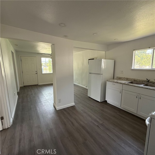411 Fancher Street, Planada CA: https://media.crmls.org/medias/70ad055a-f9b1-40a5-a78a-09bae9bad451.jpg