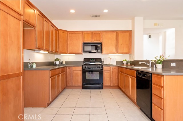 Detail Gallery Image 11 of 47 For 3147 Kildare, Lancaster,  CA 93536 - 3 Beds | 3 Baths